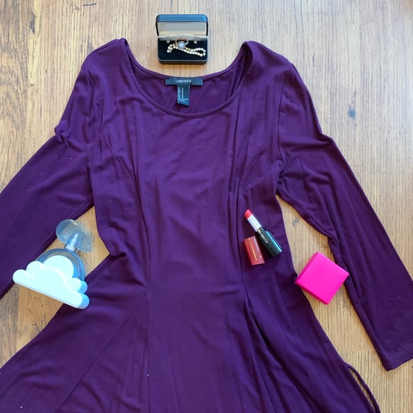 Burgundy dress with corset like ties in the back - Picture 2 of 10